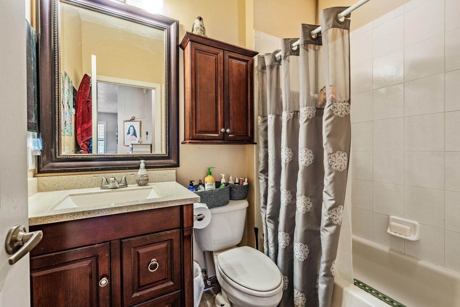 JUNES ACRES - Residential