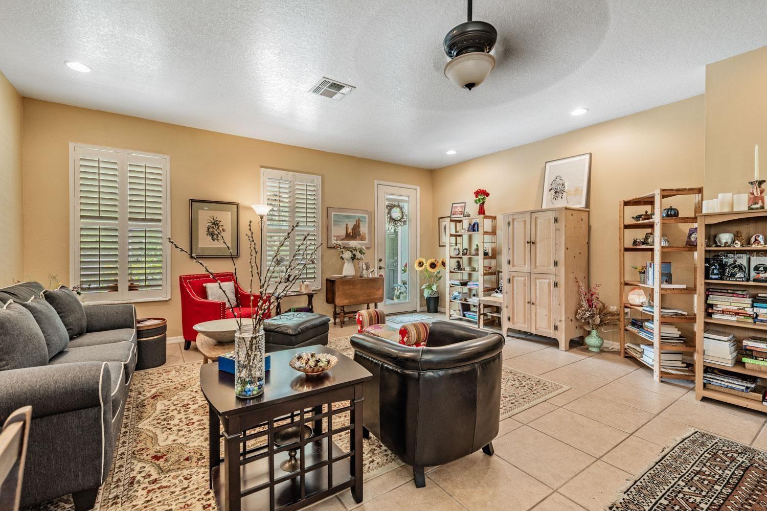 JUNES ACRES - Residential