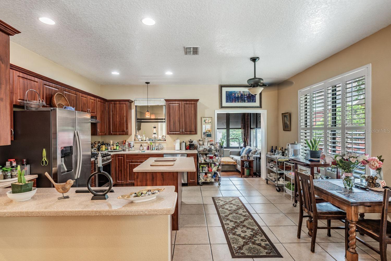 JUNES ACRES - Residential