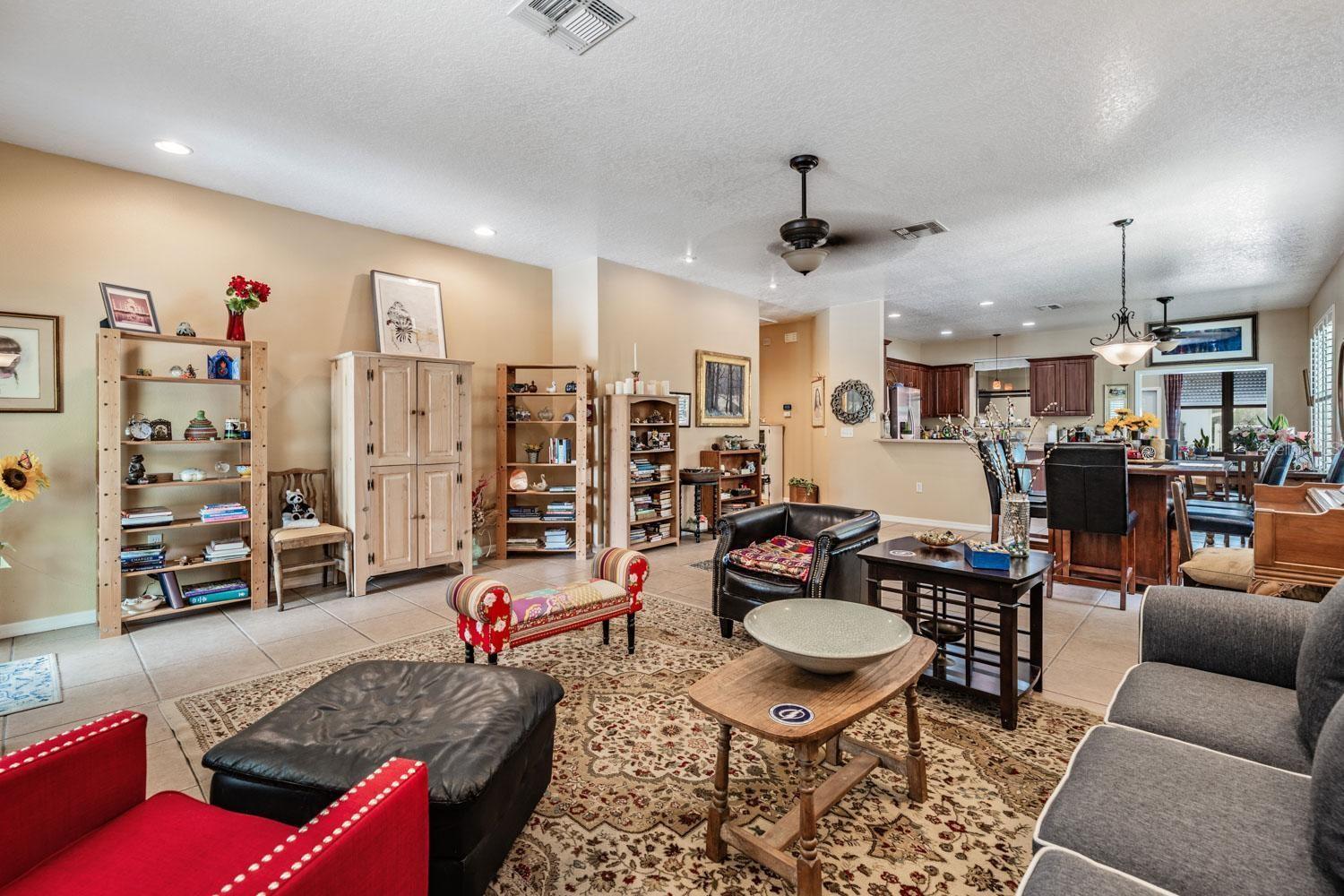 JUNES ACRES - Residential