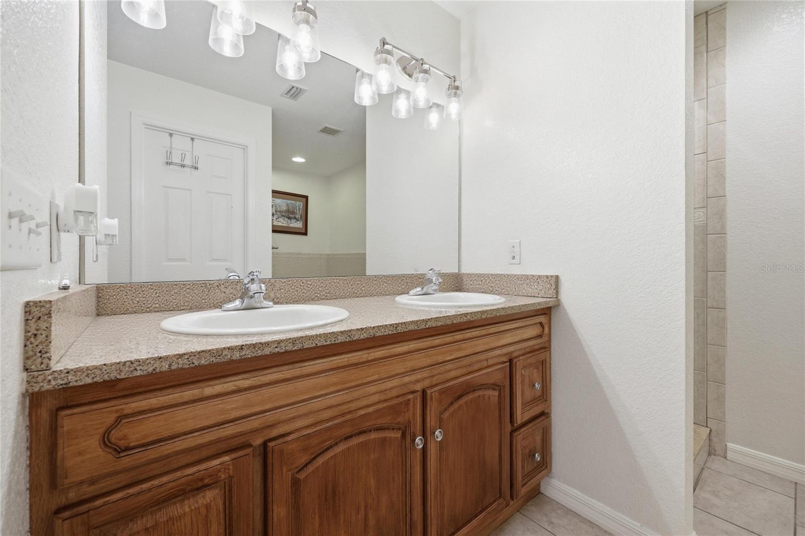 RIVER RIDGE - Residential