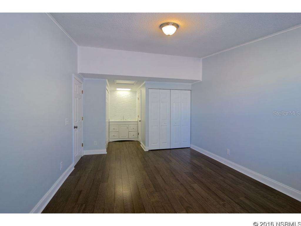 Riverwalk Condo - Residential