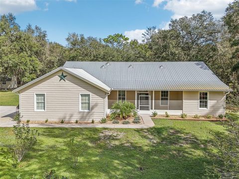 A home in SUMTERVILLE