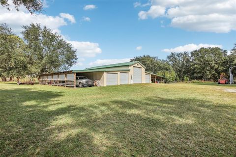 A home in SUMTERVILLE