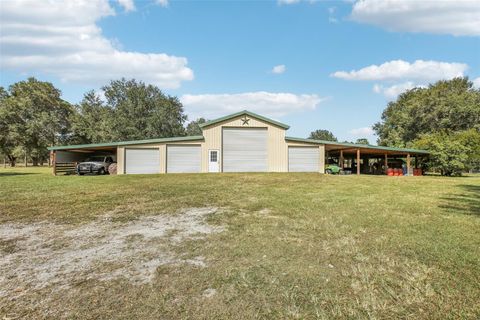 A home in SUMTERVILLE