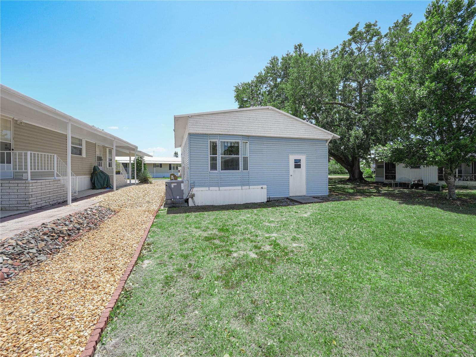 SADDLEBAG LAKE - Residential