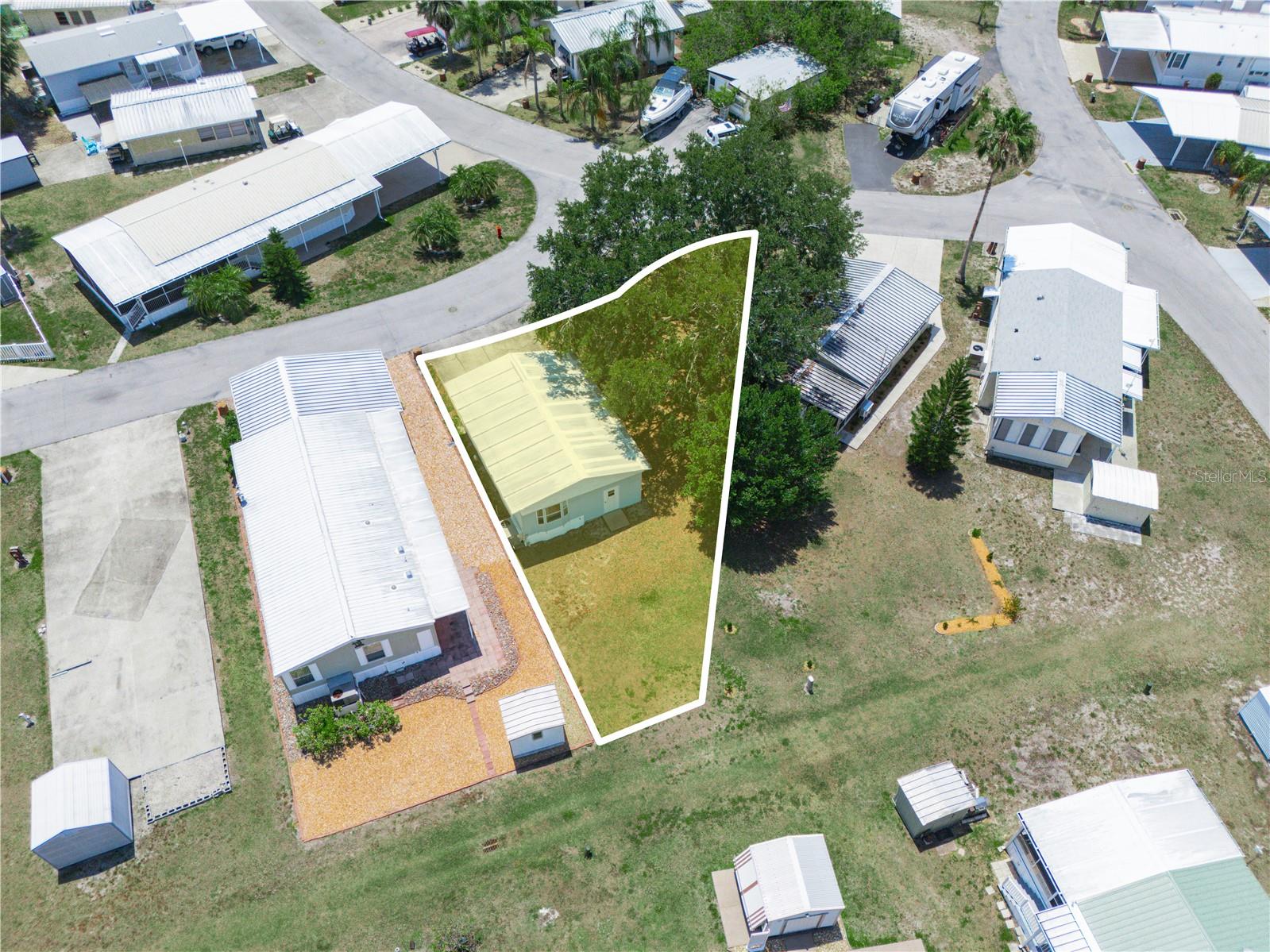 SADDLEBAG LAKE - Residential