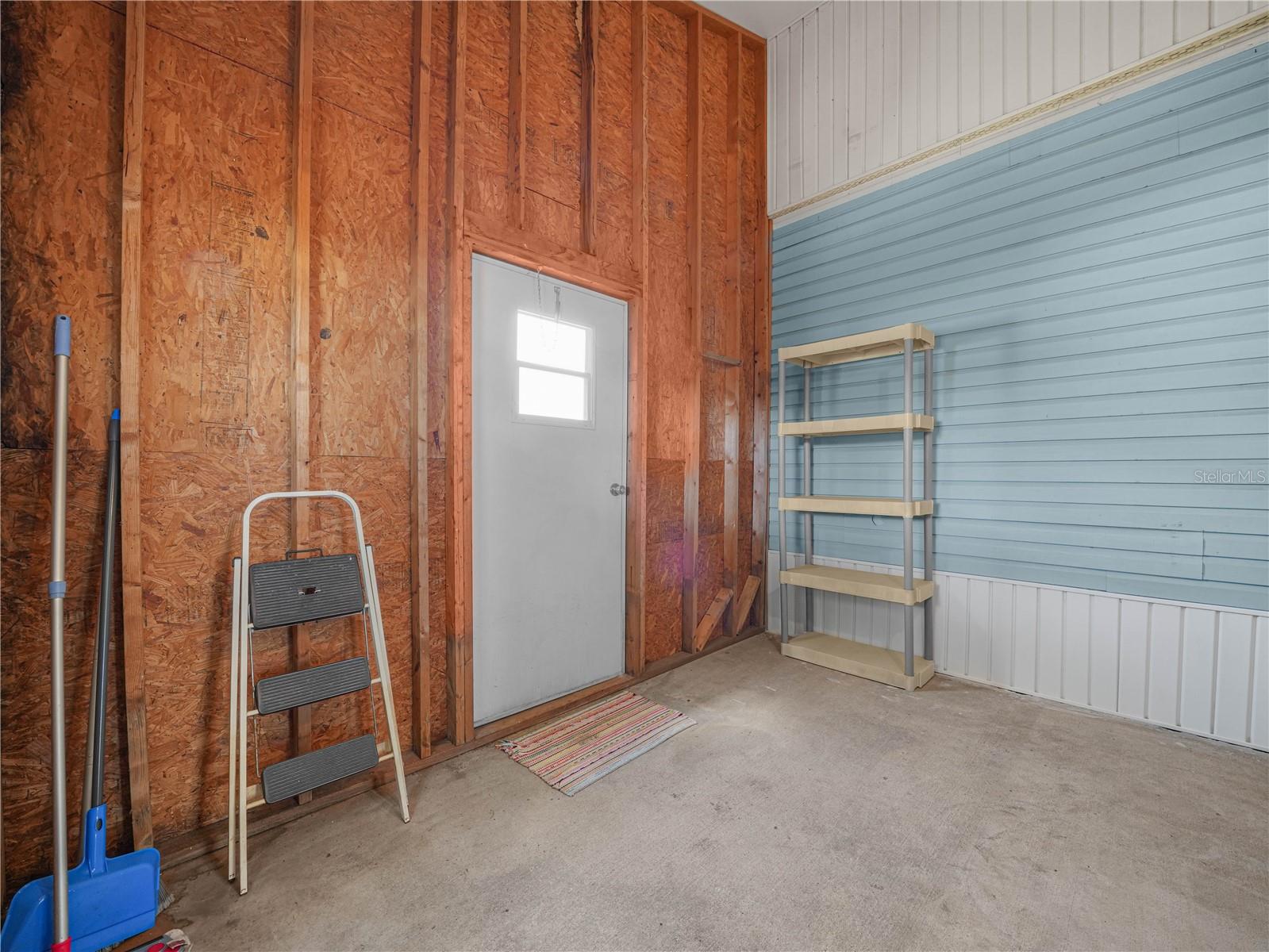 SADDLEBAG LAKE - Residential