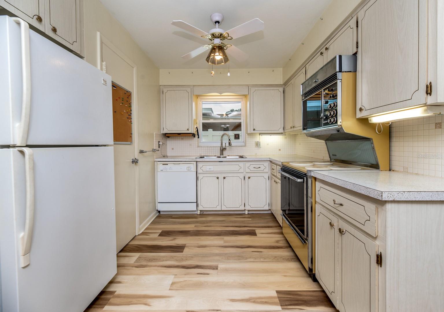 HI-RIDGE ESTATES - Residential