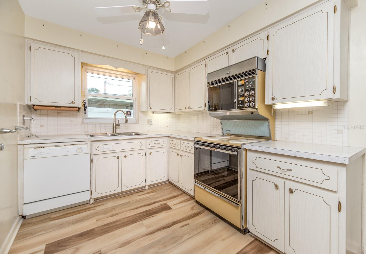 HI-RIDGE ESTATES - Residential