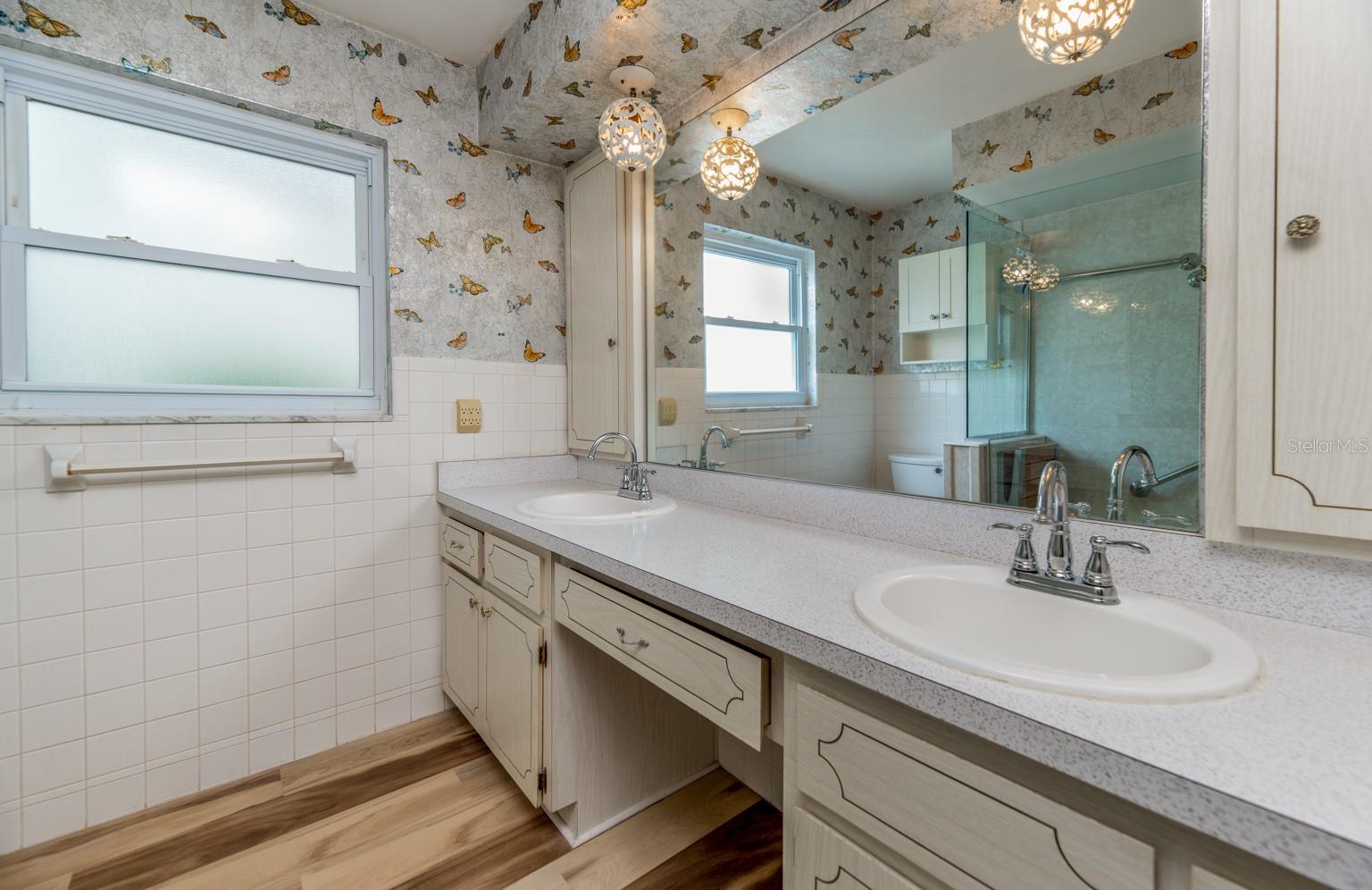 HI-RIDGE ESTATES - Residential