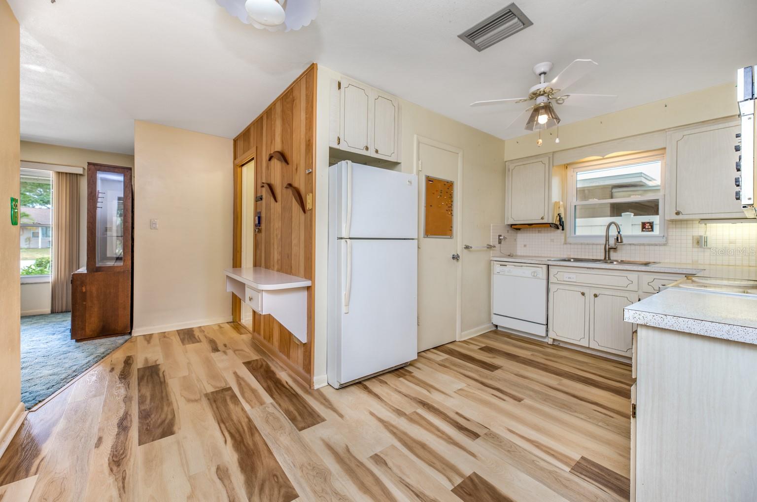 HI-RIDGE ESTATES - Residential