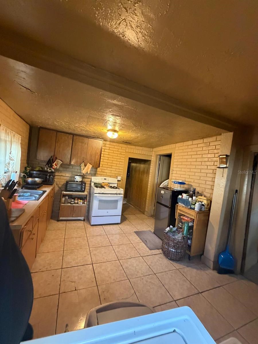 DEKLES SUB OF SW 1/4OFSW 1/4 - Residential