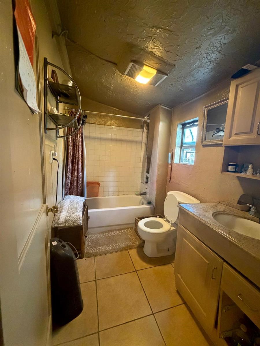 DEKLES SUB OF SW 1/4OFSW 1/4 - Residential