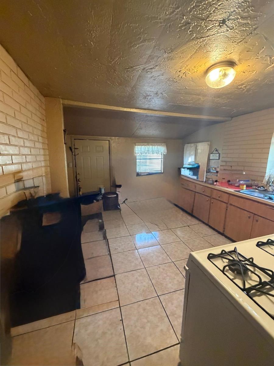 DEKLES SUB OF SW 1/4OFSW 1/4 - Residential