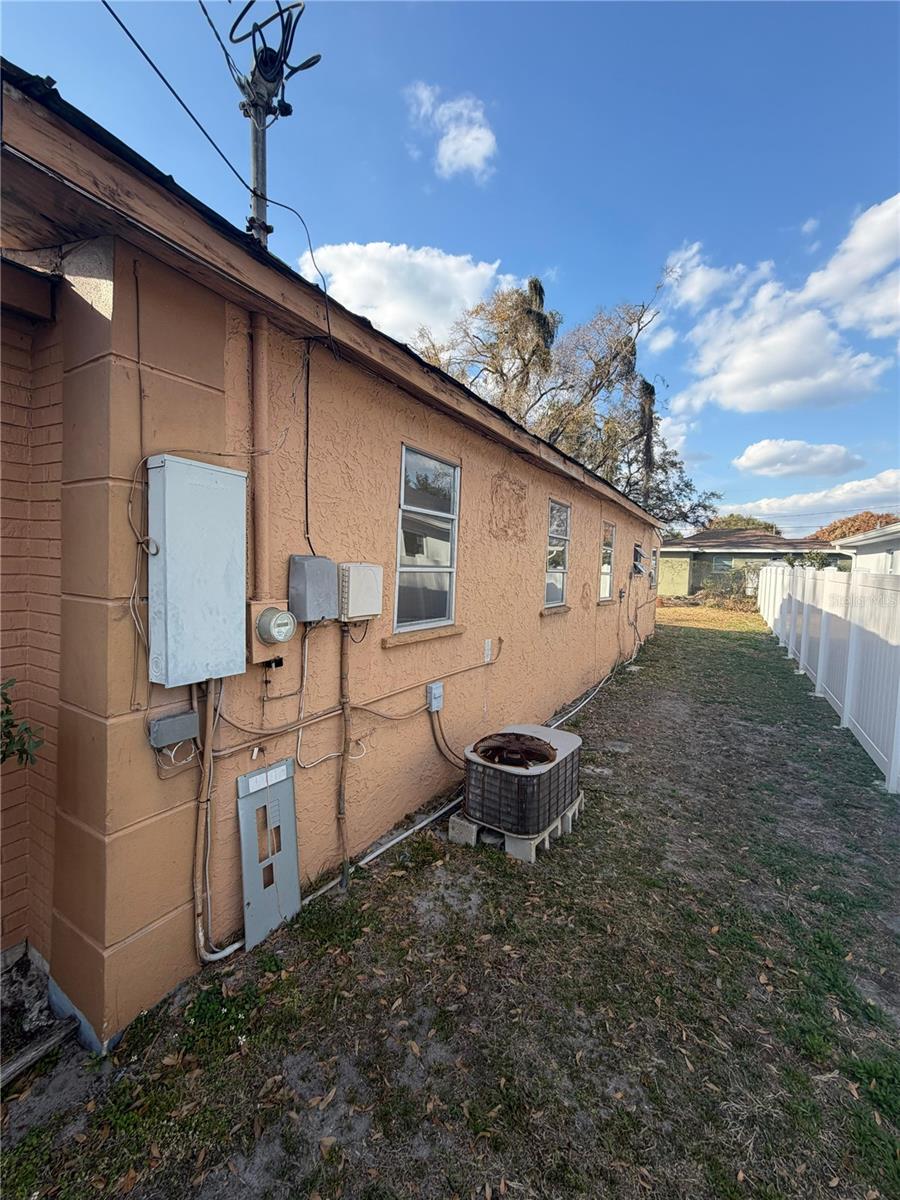 DEKLES SUB OF SW 1/4OFSW 1/4 - Residential