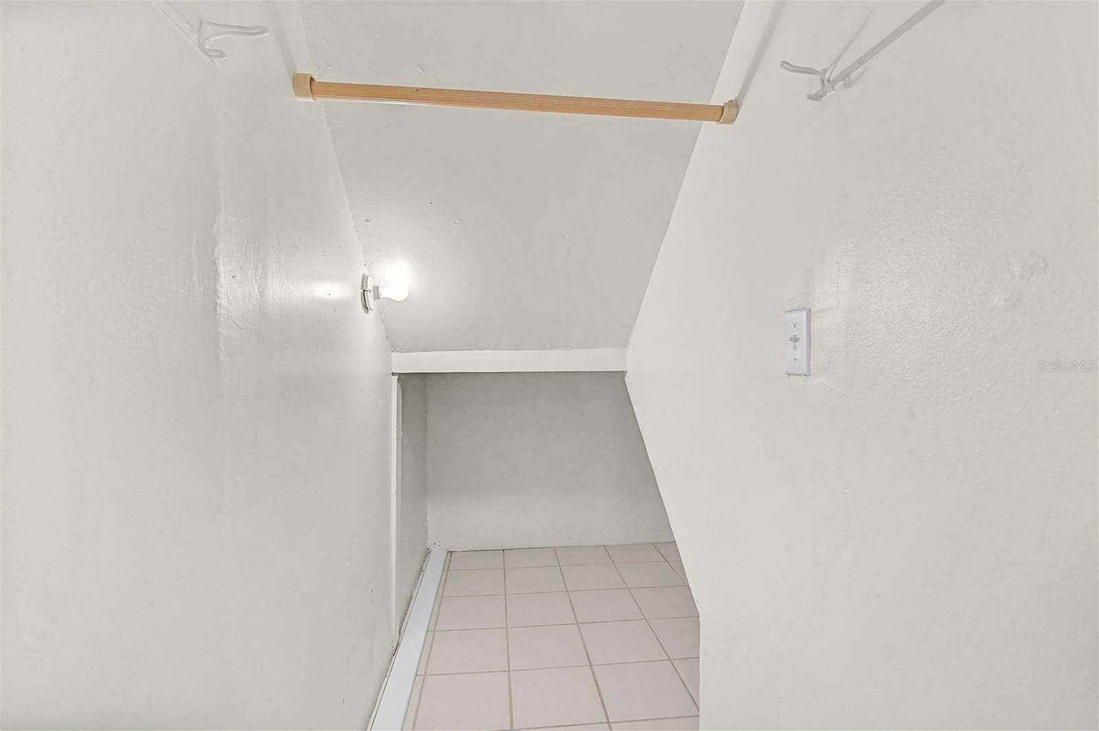 HIDDEN HOLLOW CONDO - Residential
