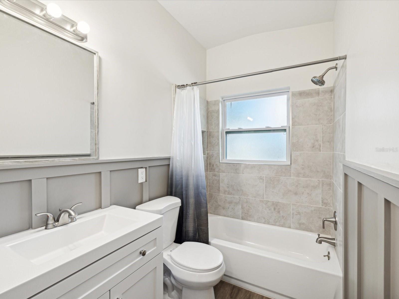 ROOSEVELT GROVES - Residential Lease