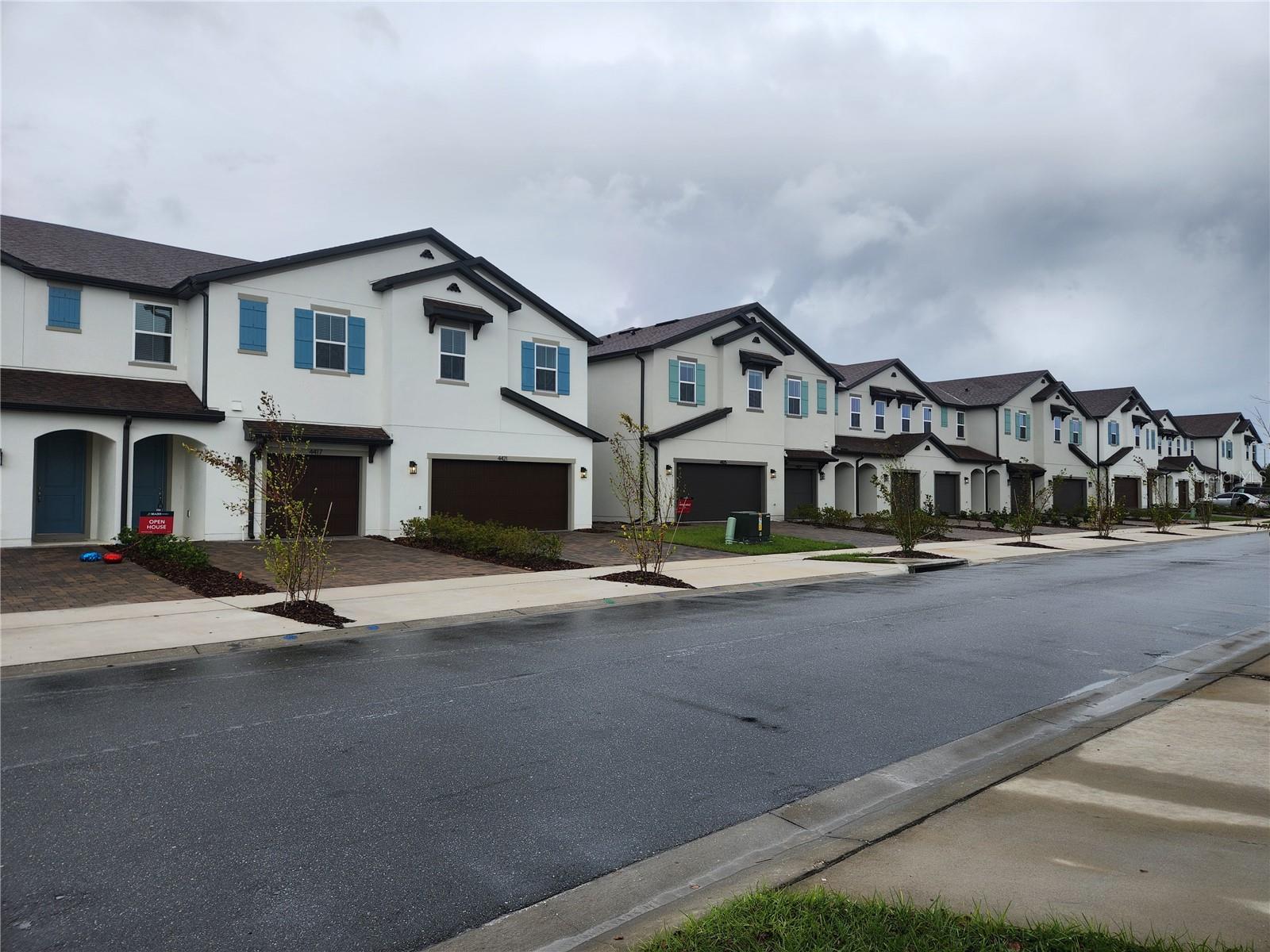 CREEKSIDE TWNHMS - Residential Lease