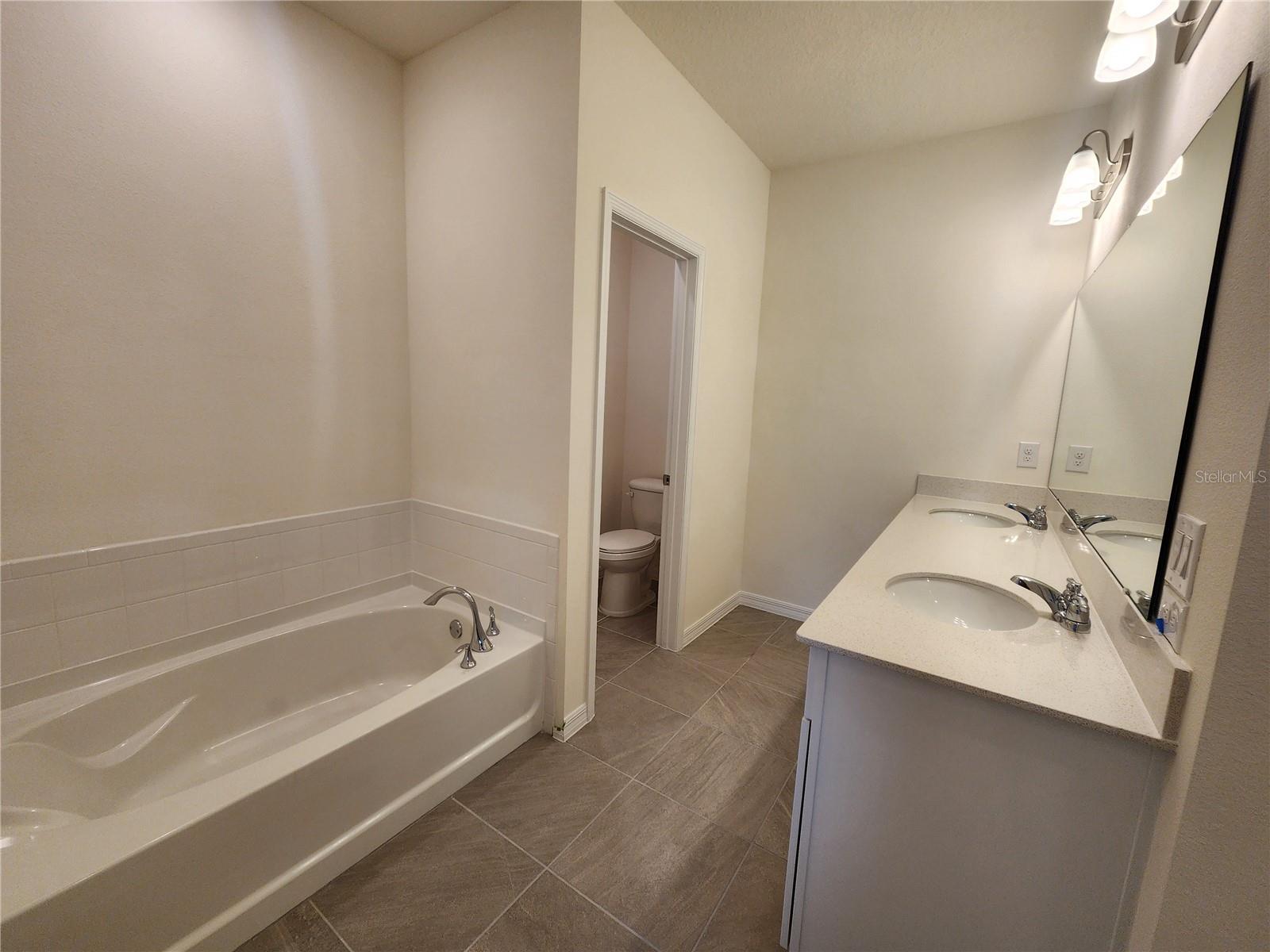 CREEKSIDE TWNHMS - Residential Lease