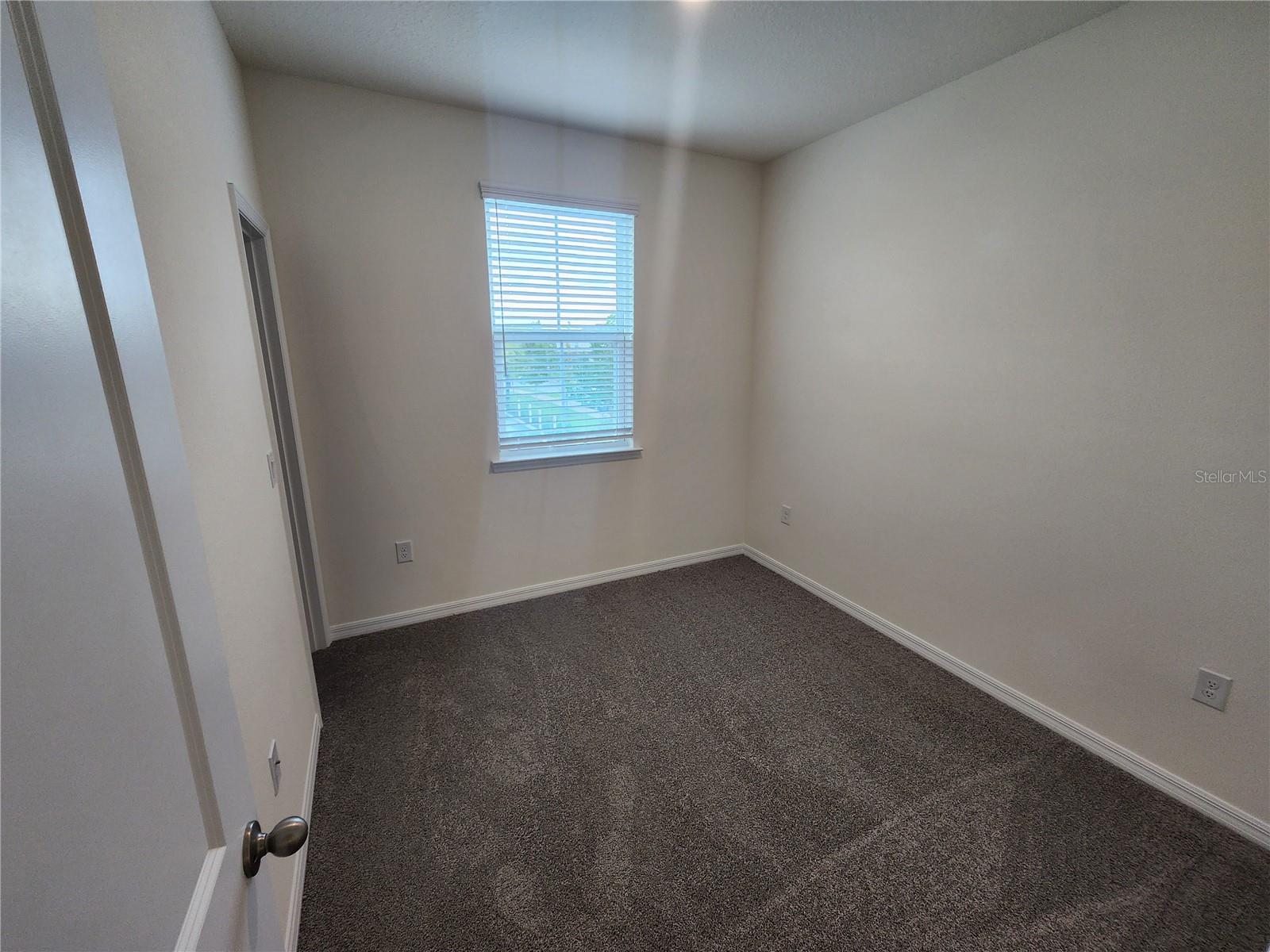 CREEKSIDE TWNHMS - Residential Lease