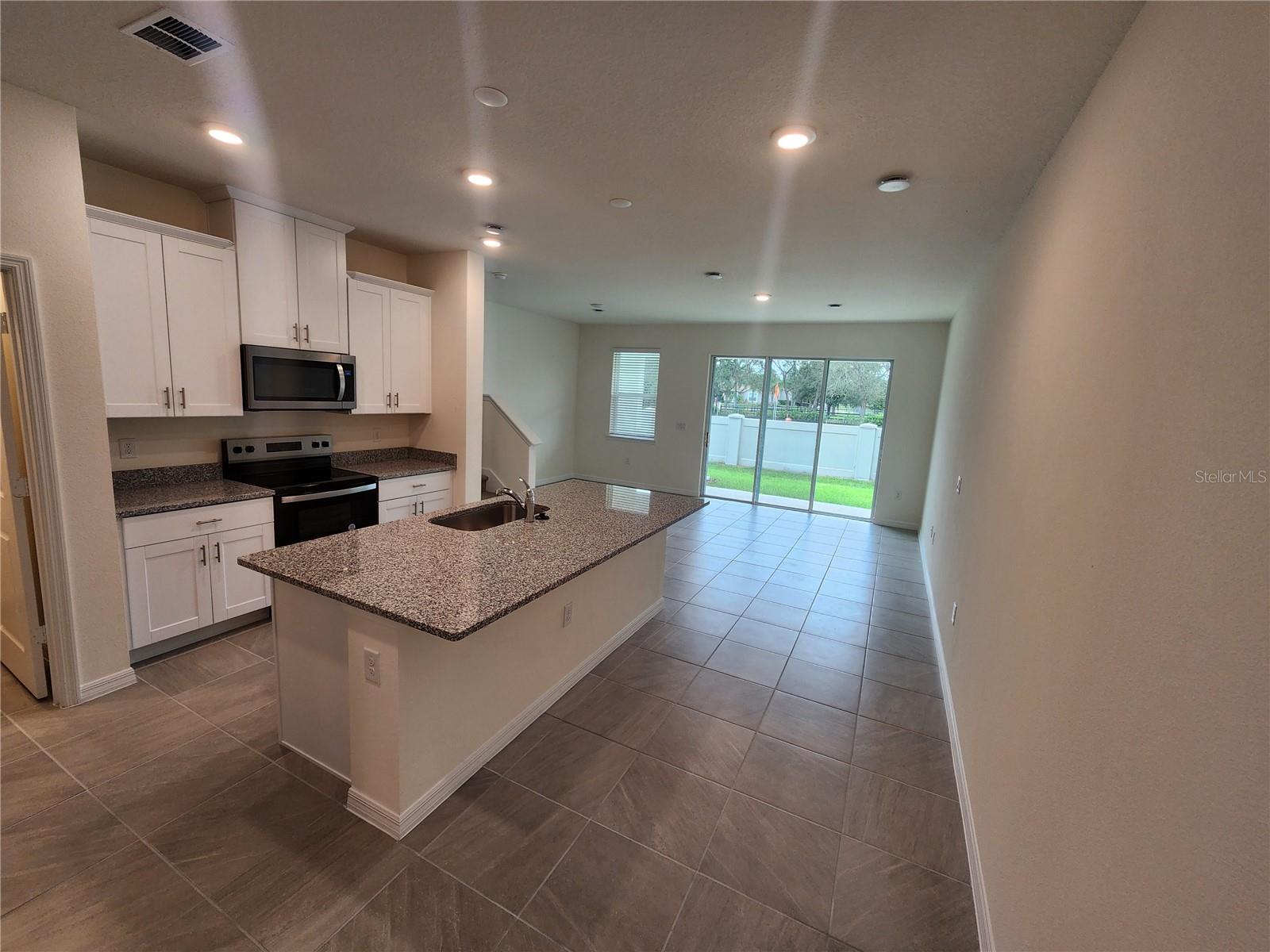 CREEKSIDE TWNHMS - Residential Lease