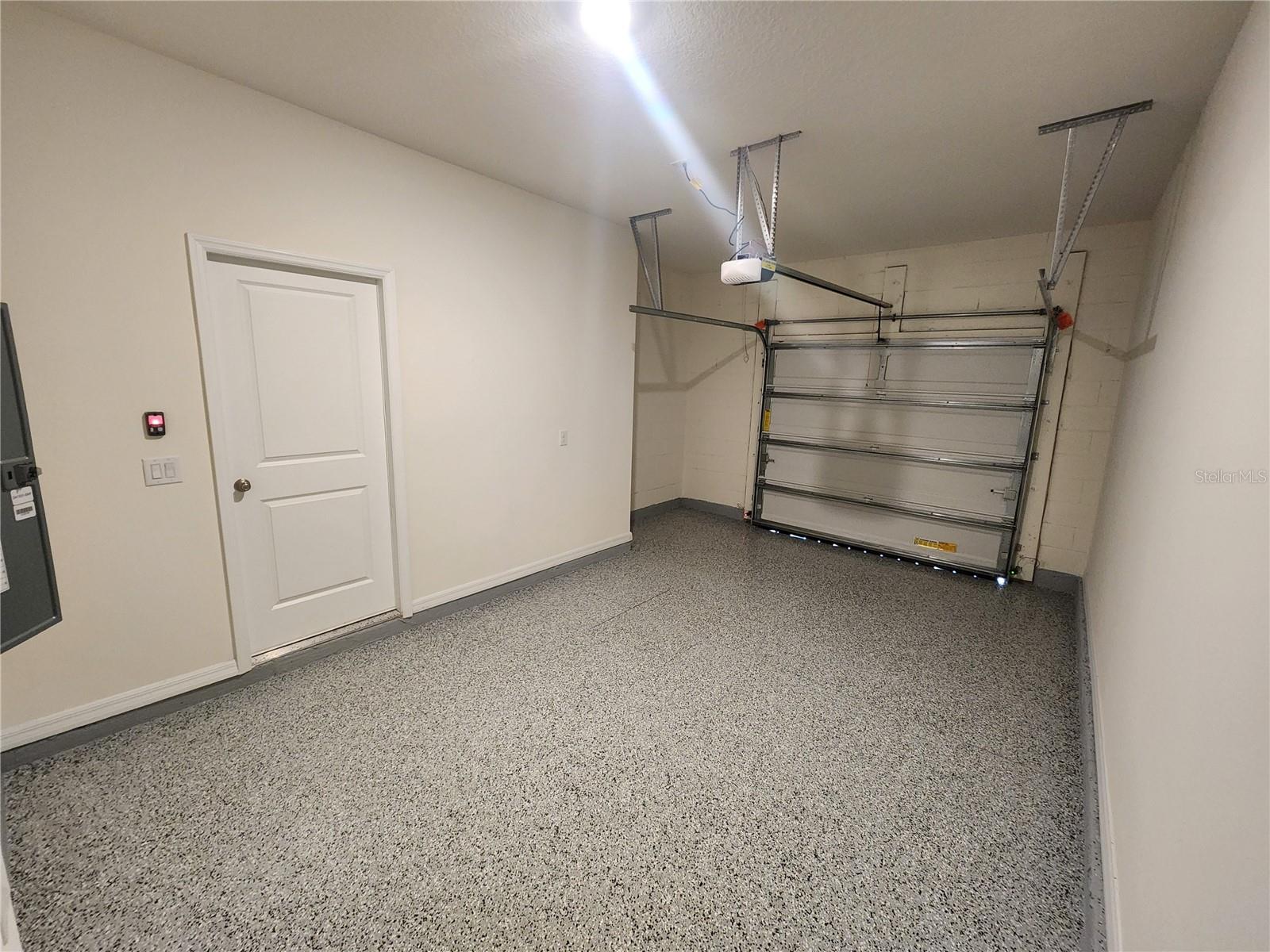 CREEKSIDE TWNHMS - Residential Lease