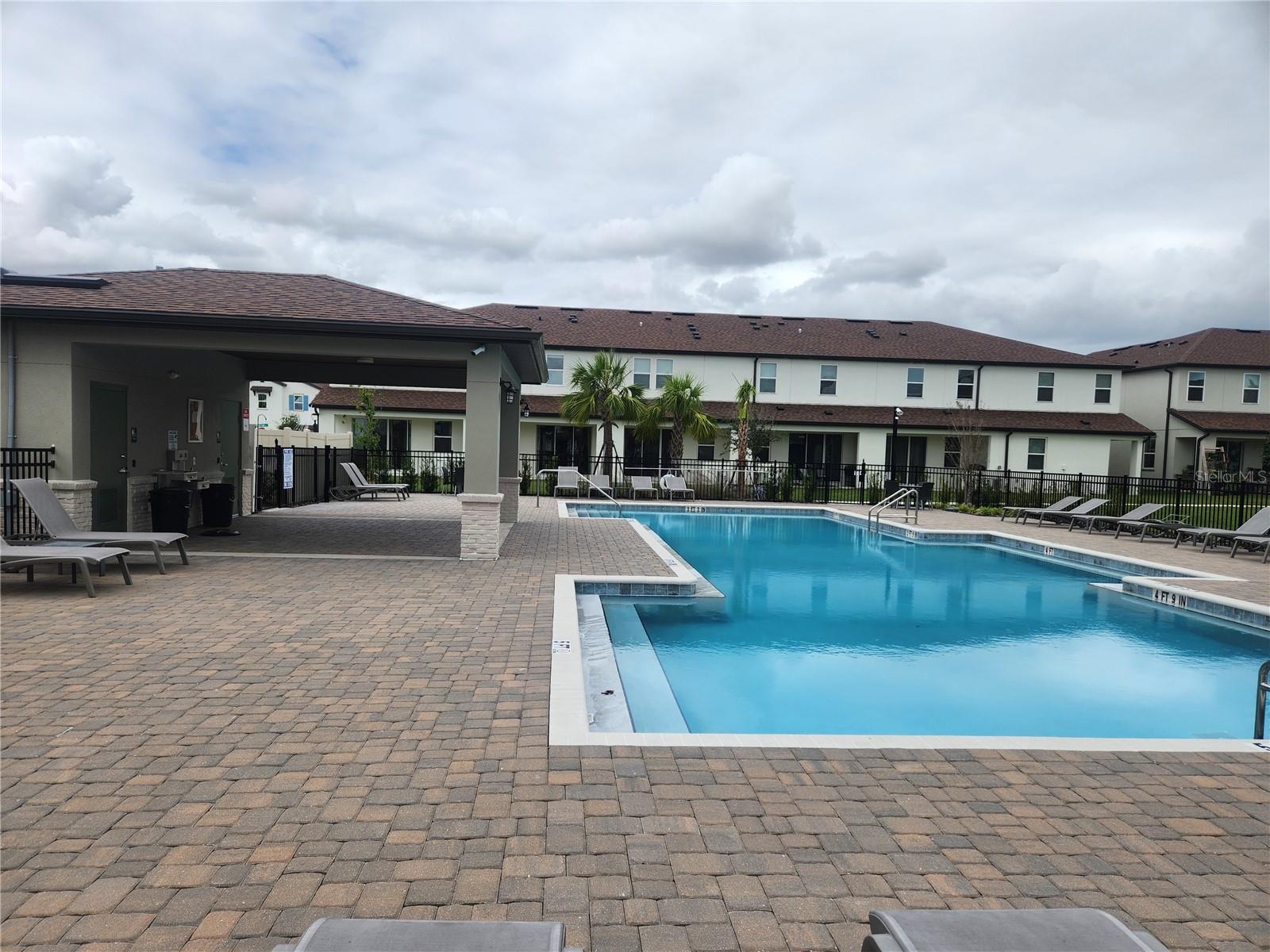 CREEKSIDE TWNHMS - Residential Lease