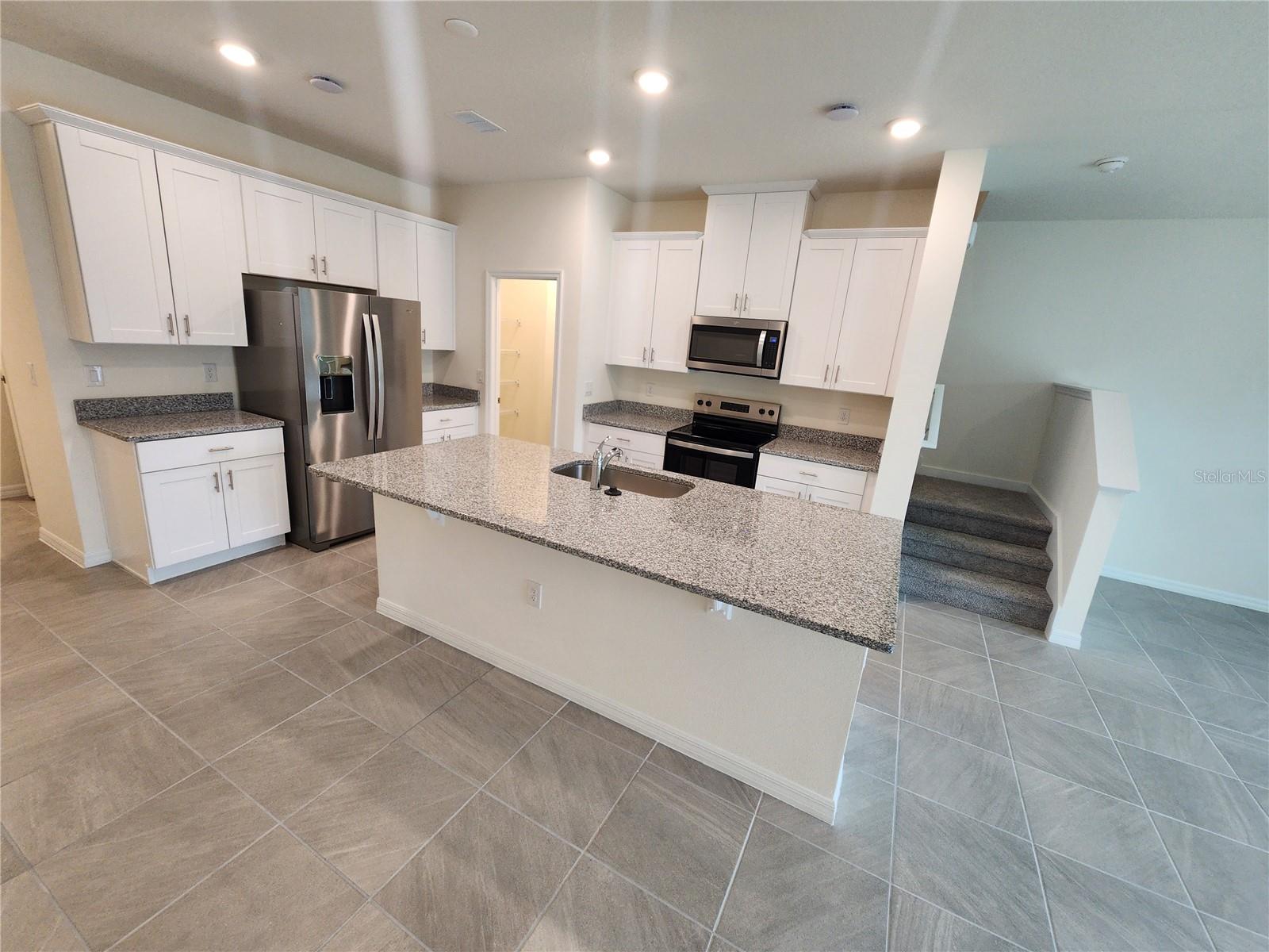 CREEKSIDE TWNHMS - Residential Lease