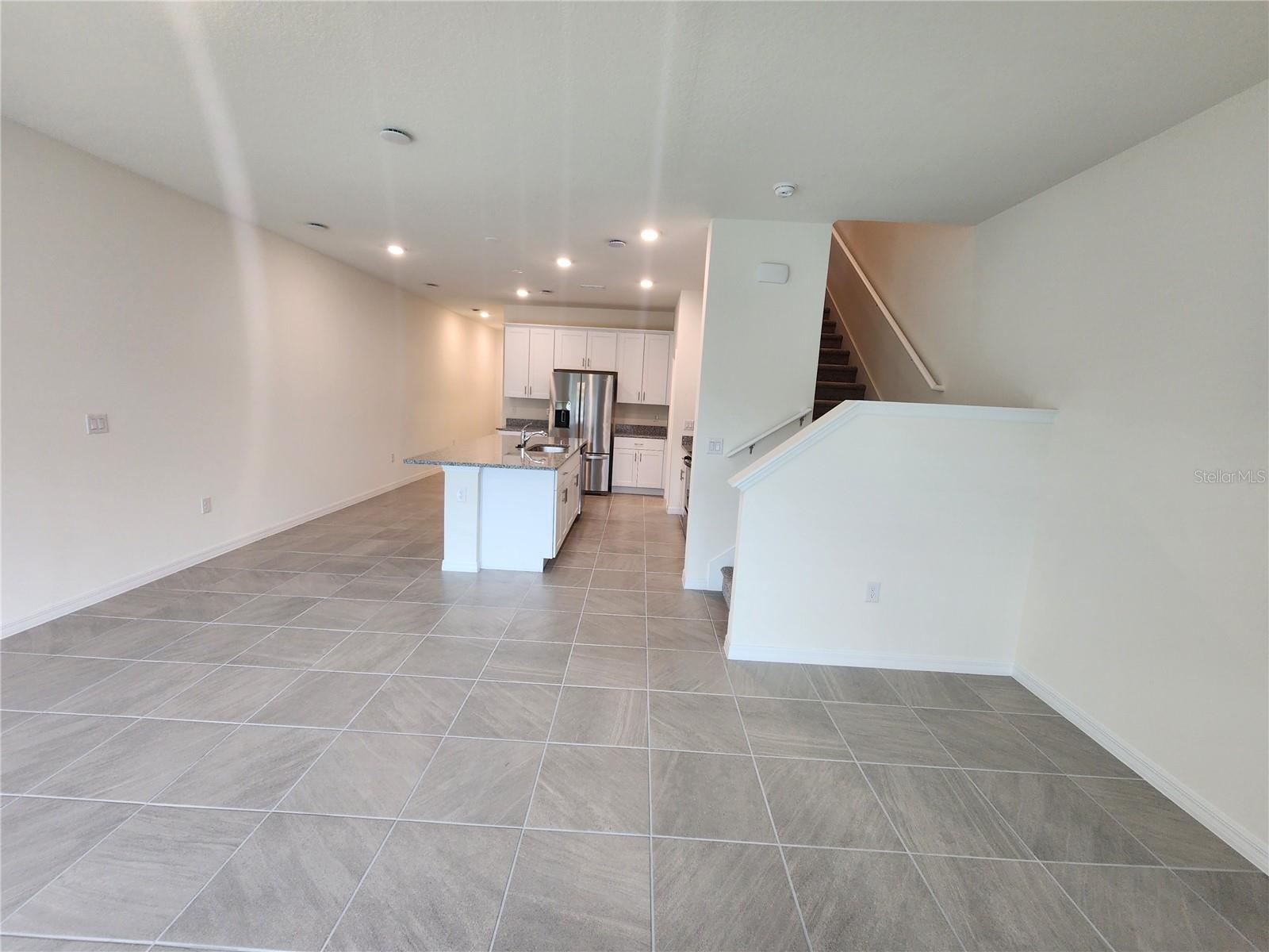 CREEKSIDE TWNHMS - Residential Lease