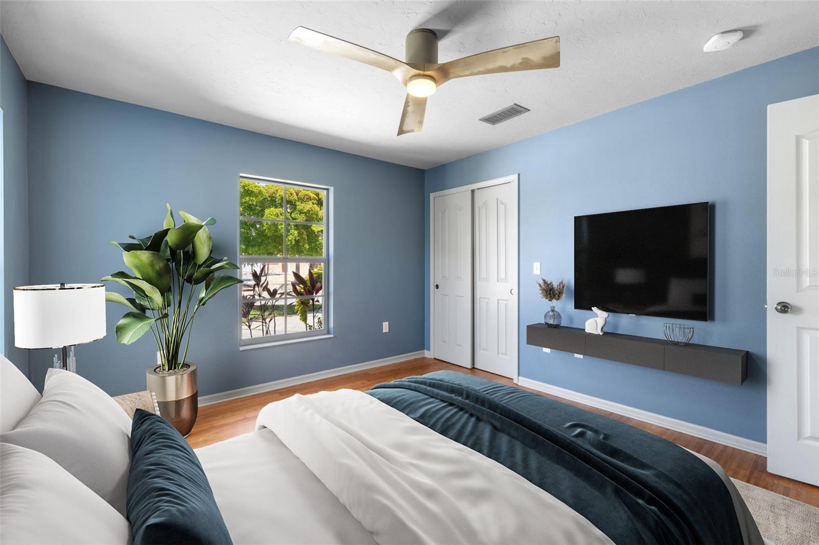 SIESTA ISLES - Residential