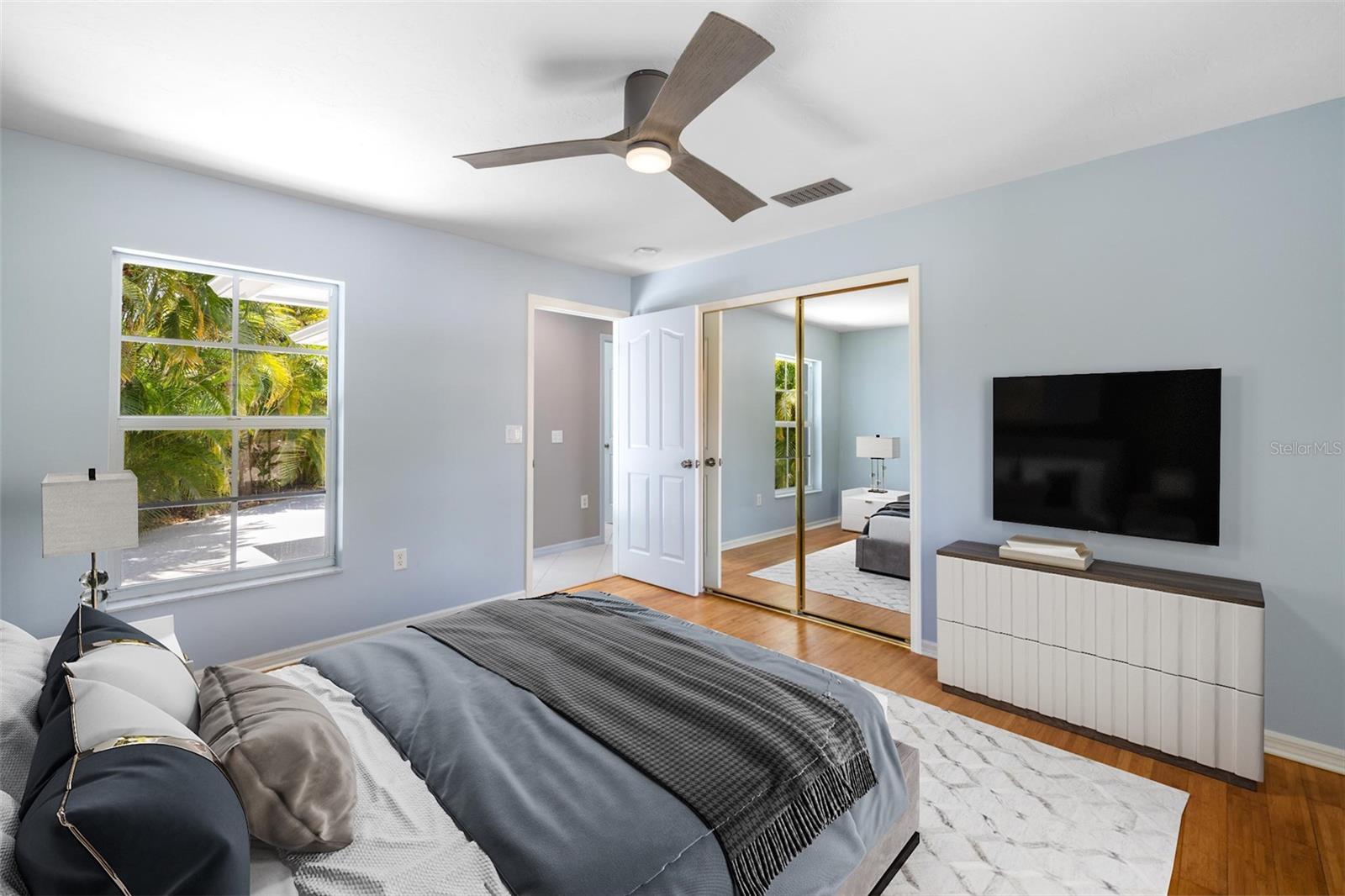 SIESTA ISLES - Residential