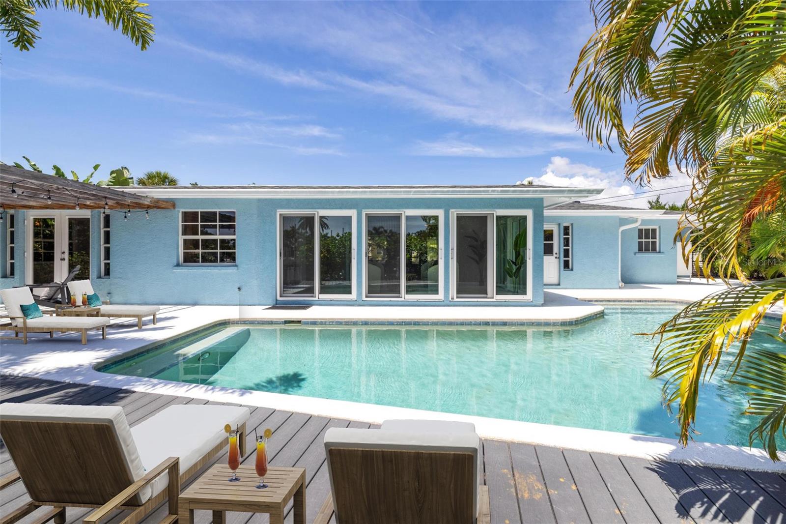 SIESTA ISLES - Residential