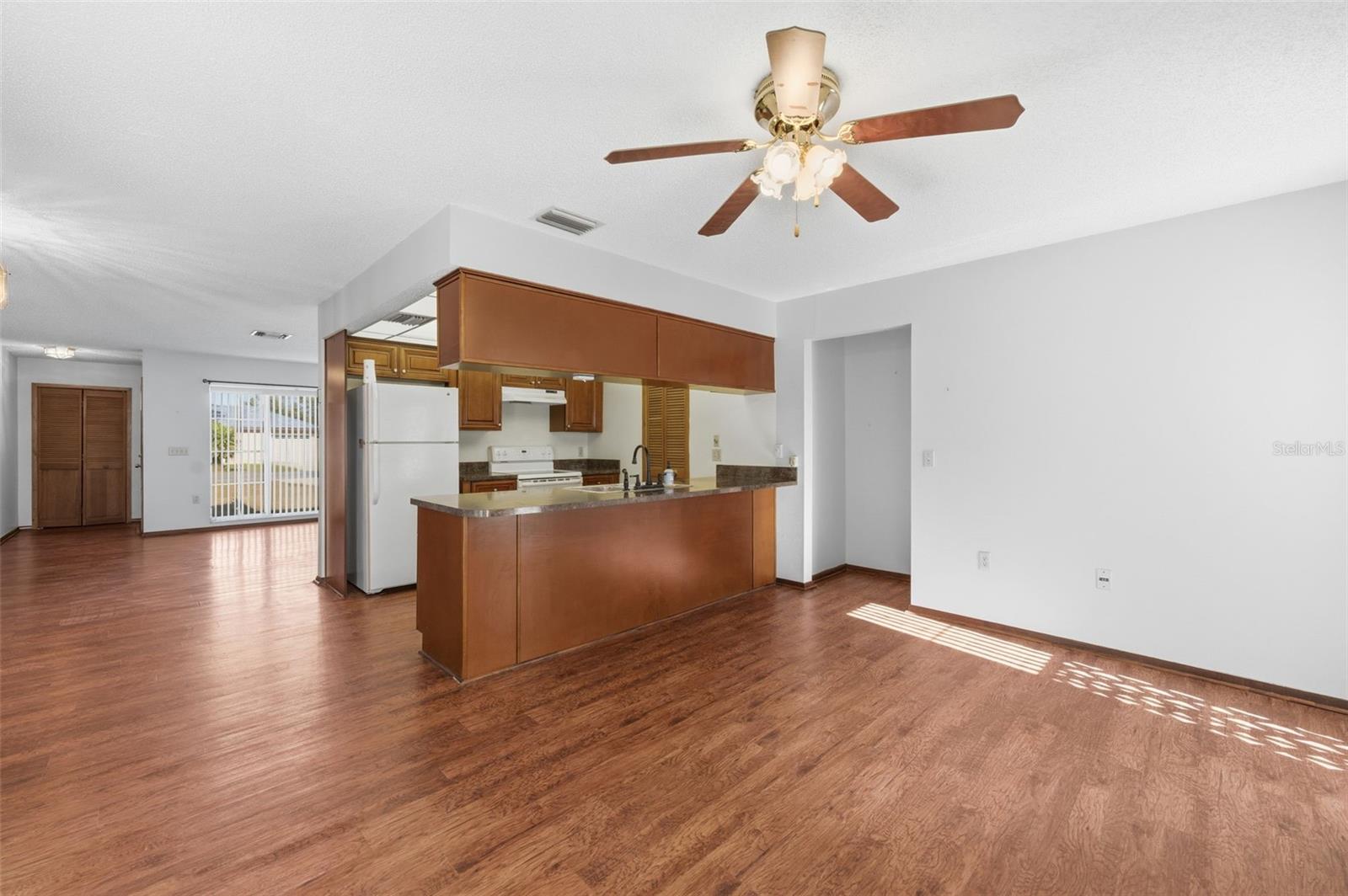 SPRING HILL - Residential