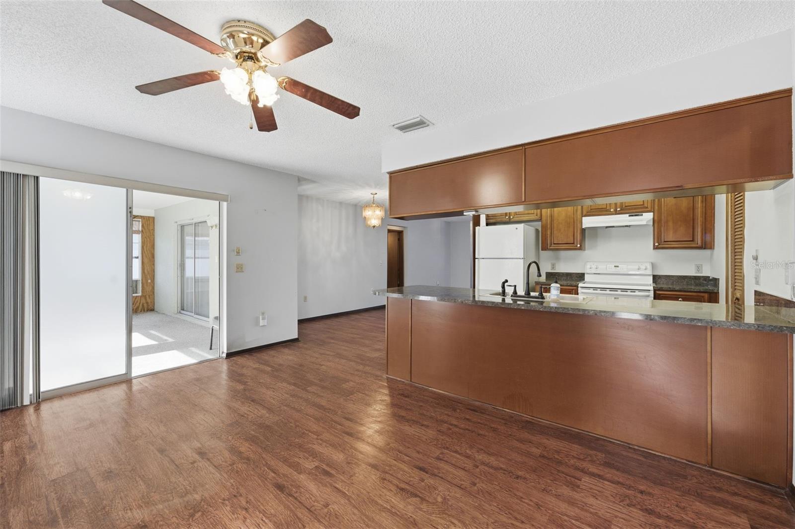 SPRING HILL - Residential