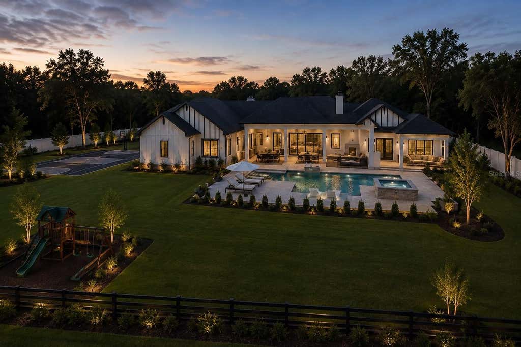 Photo of 10623 Lithia Estates Drive, Lithia, FL 33547 (MLS # TB8535804)