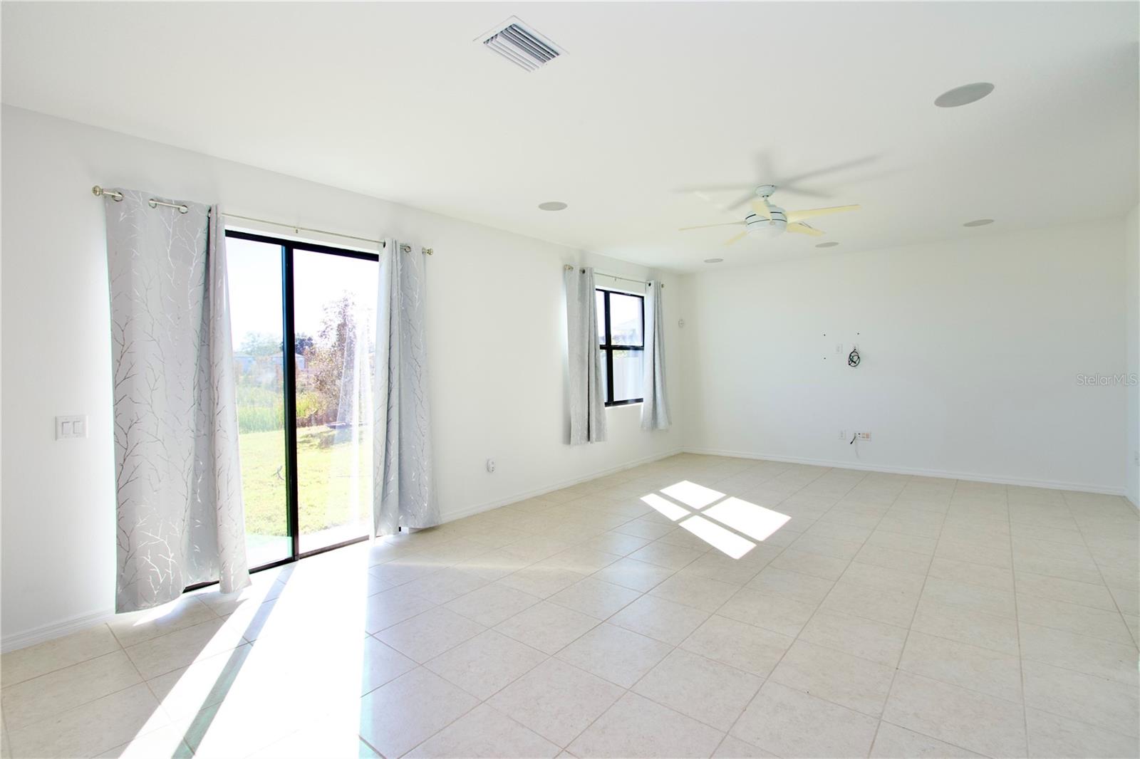 LAKESIDE PH 6 - Residential