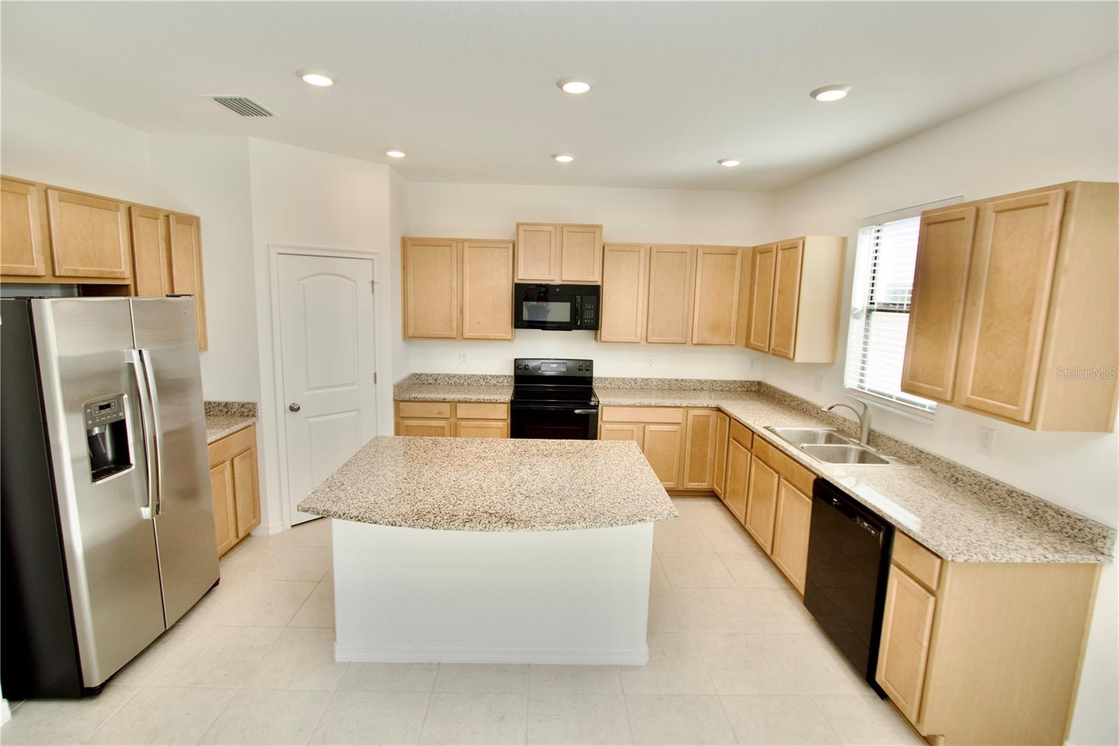 LAKESIDE PH 6 - Residential