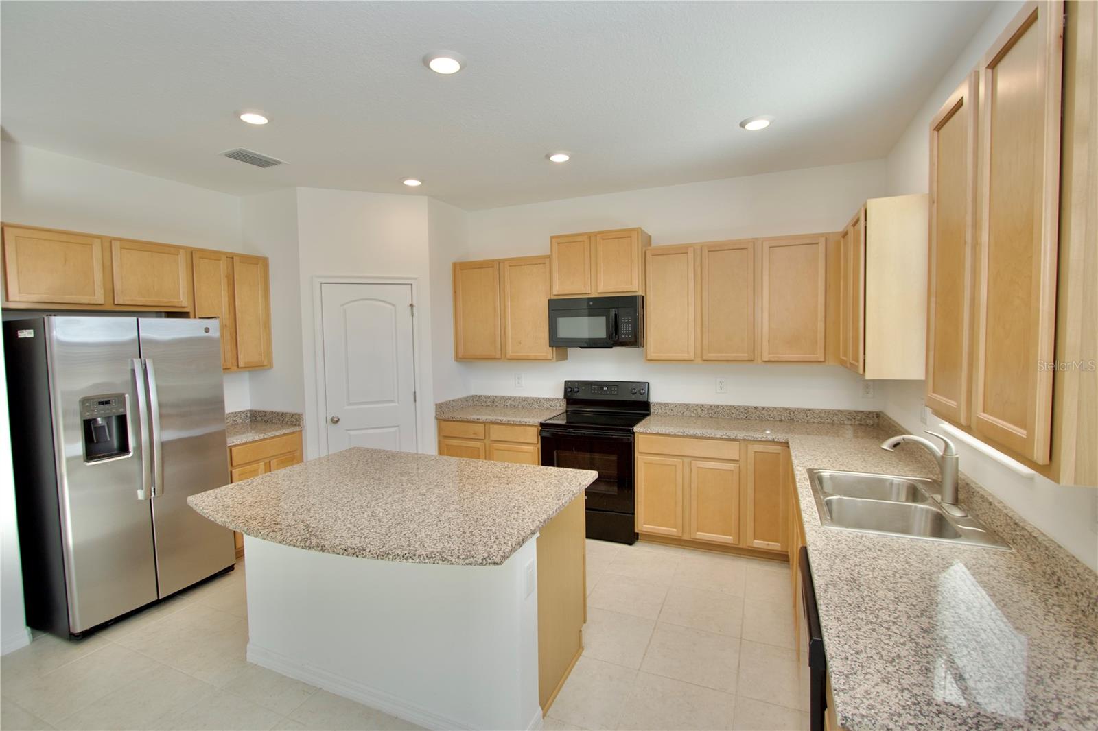 LAKESIDE PH 6 - Residential