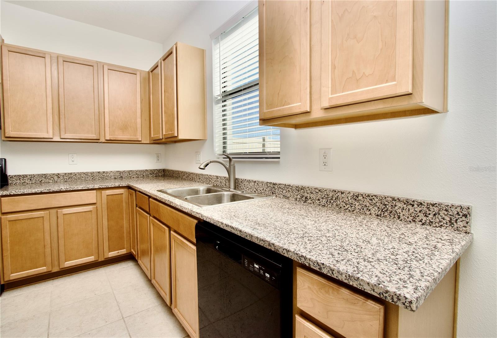 LAKESIDE PH 6 - Residential