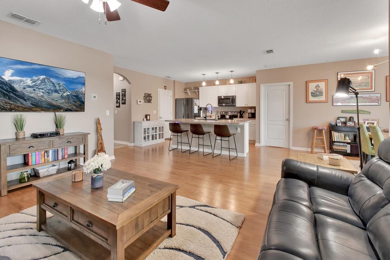 859 OAK HOLLOW LOOP