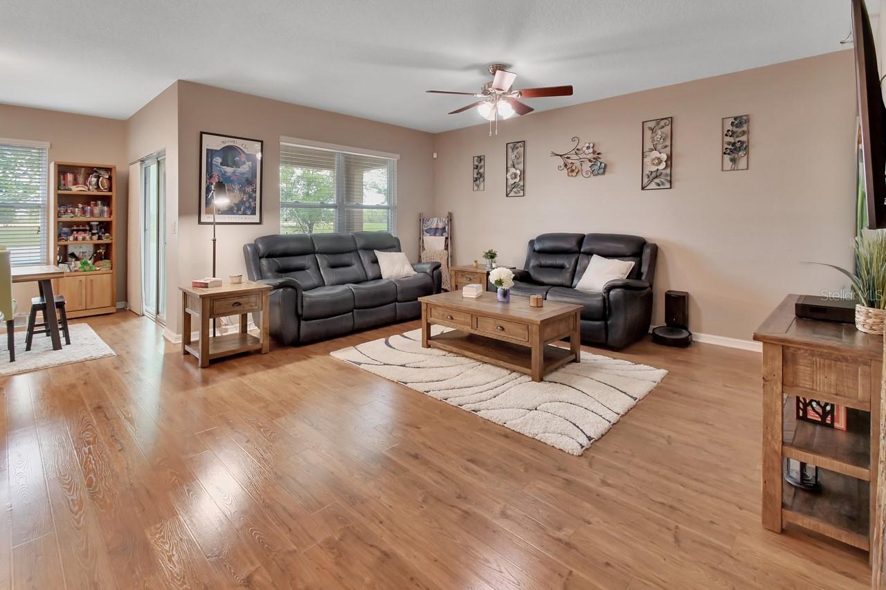 859 OAK HOLLOW LOOP