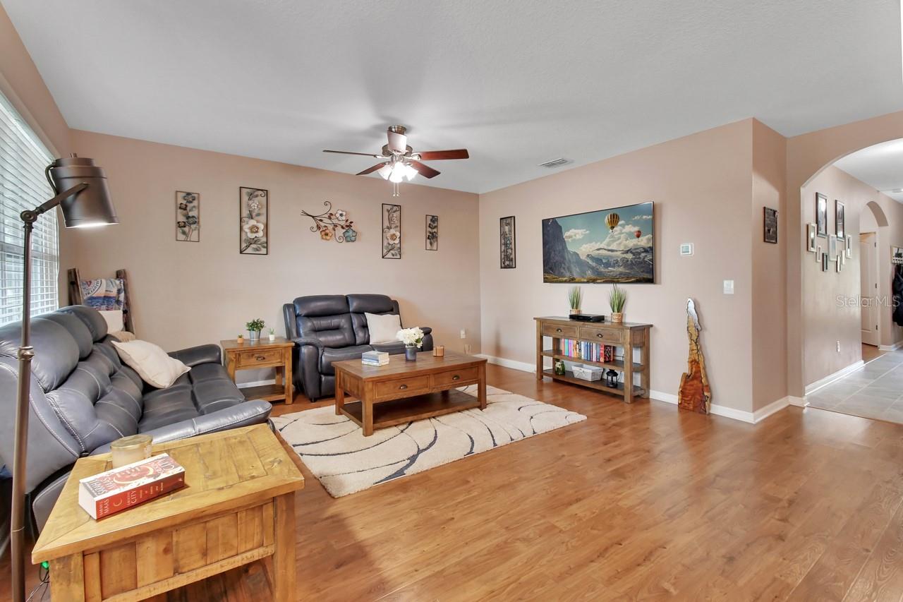 859 OAK HOLLOW LOOP