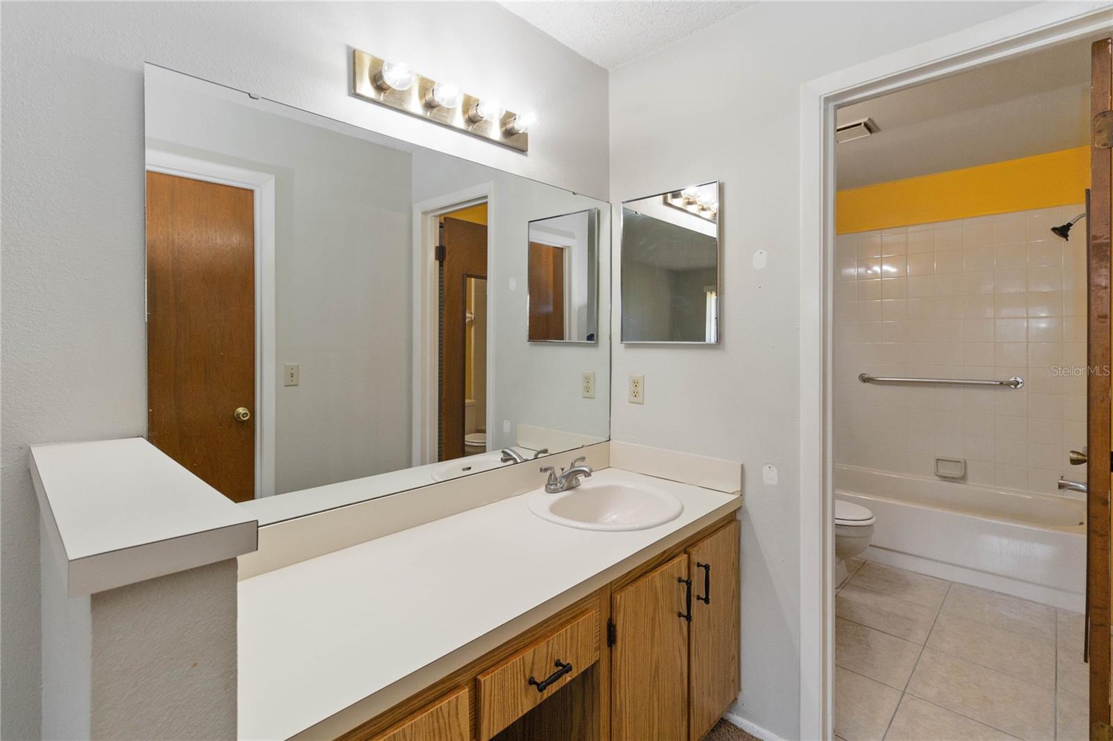 KING OAK VILLAS PH 3 4TH ADD - Residential