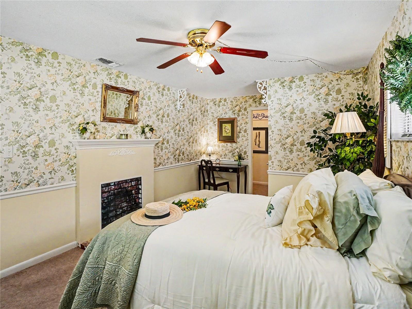 LAUREL SPRINGS - Residential