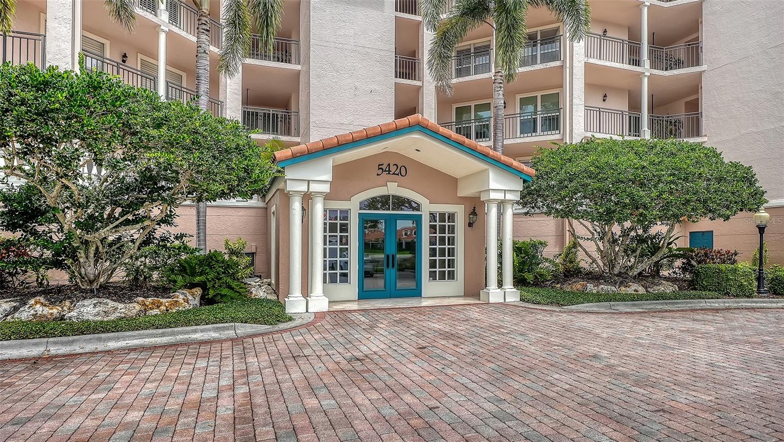 5420 EAGLES POINT CIRCLE 406