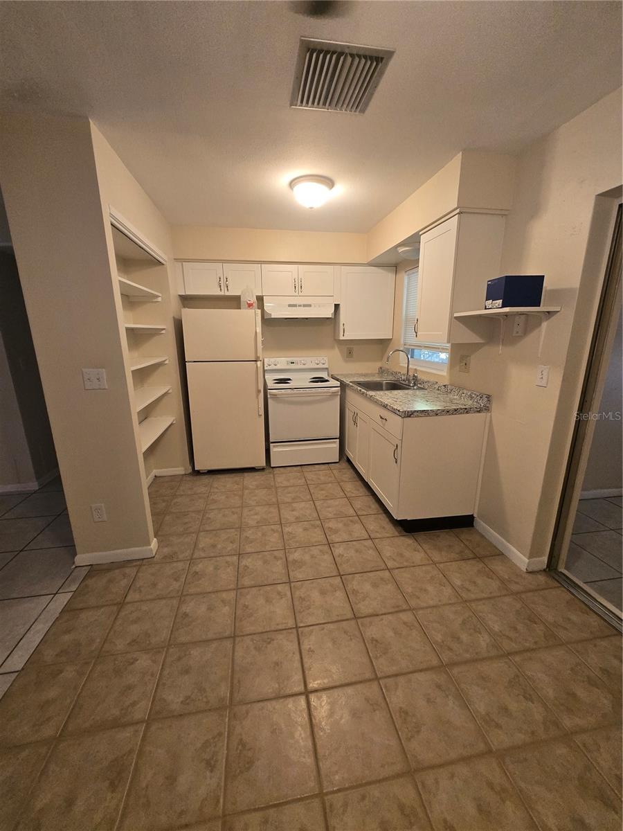 WOODBROOK MANOR - Residential Lease