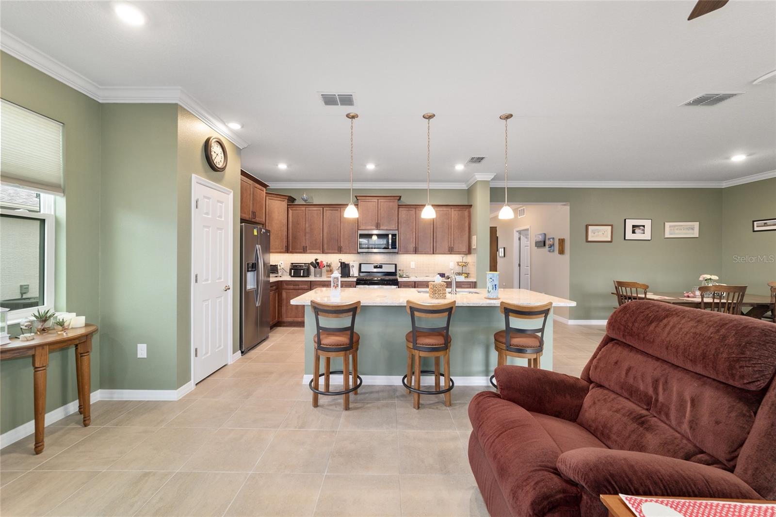 ON TOP OF THE WORLD - Residential