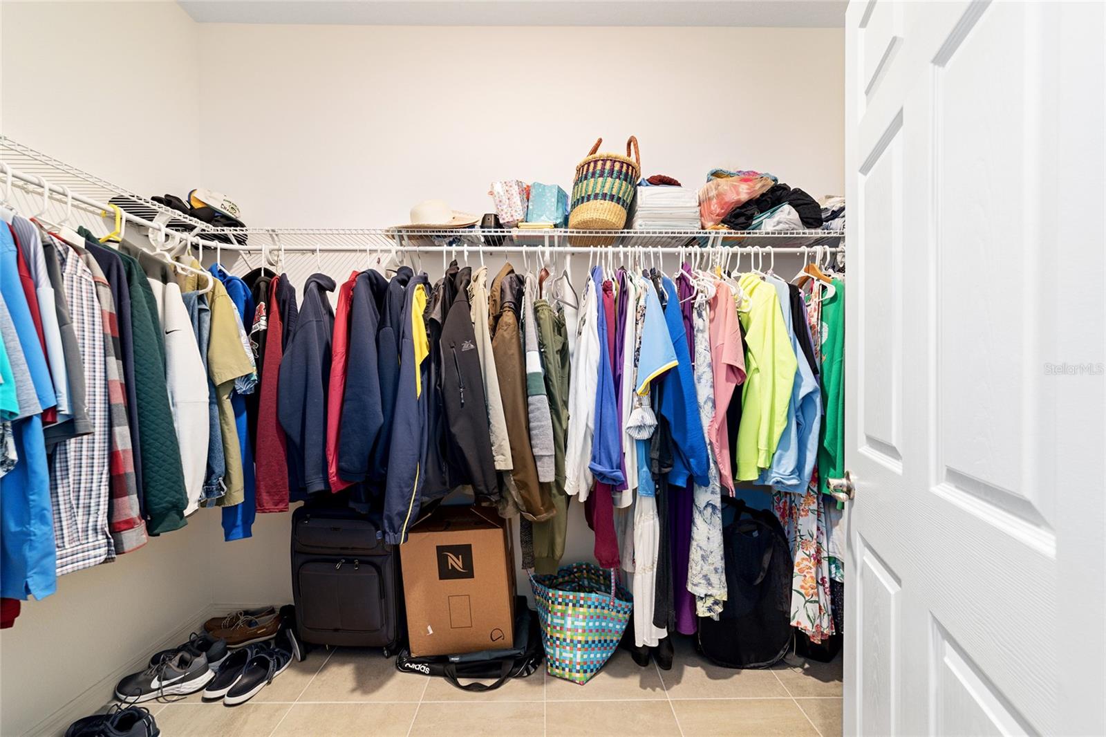 ON TOP OF THE WORLD - Residential