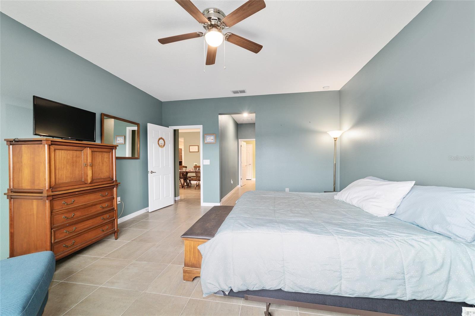 ON TOP OF THE WORLD - Residential